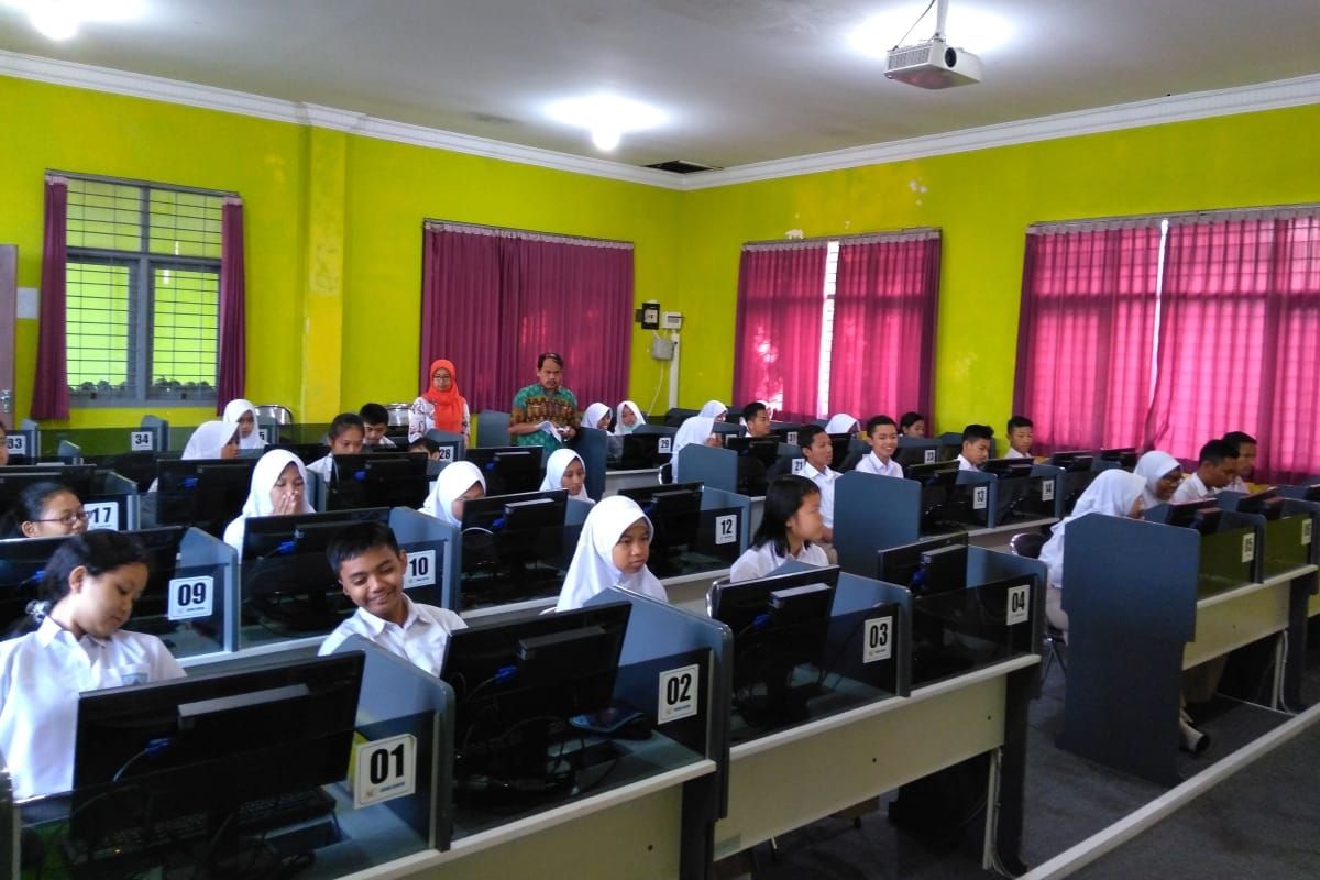 Simulasi TKA SD vs Ujian Sekolah Apa Perbedaannya dan Mana yang Lebih