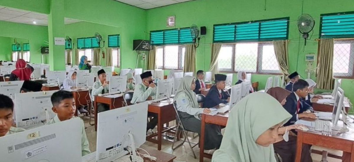 Ujian Sekolah Ada Apa Saja? 70 Catatan Wali Kelas untuk Peringkat 1-5 dan Siswa Tak Naik